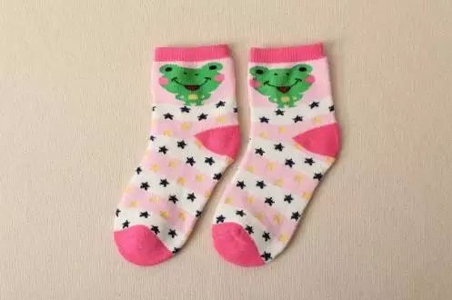 冬日幼兒園保暖指南 科學(xué)穿衣與襪子的選擇